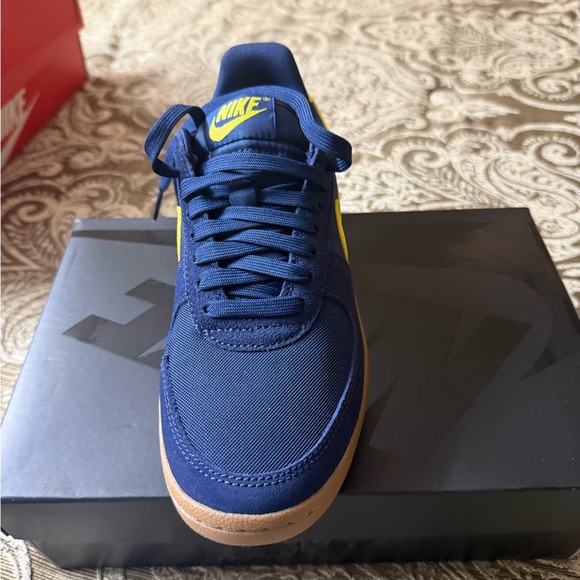 Nike Dark Blue and Yellow Sneakers - Picture 2 of 3